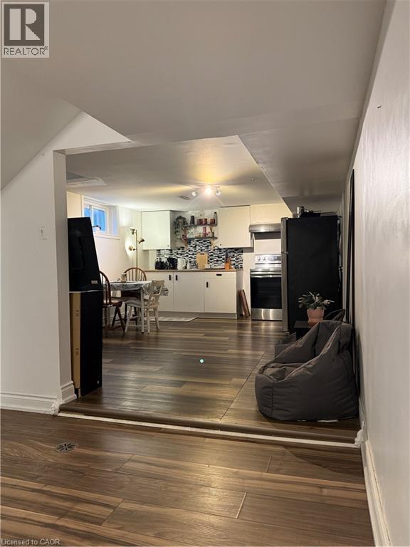 8 Myrtle Avenue Unit# Lower, St. Catharines, ON - Indoor Photo Showing Other Room