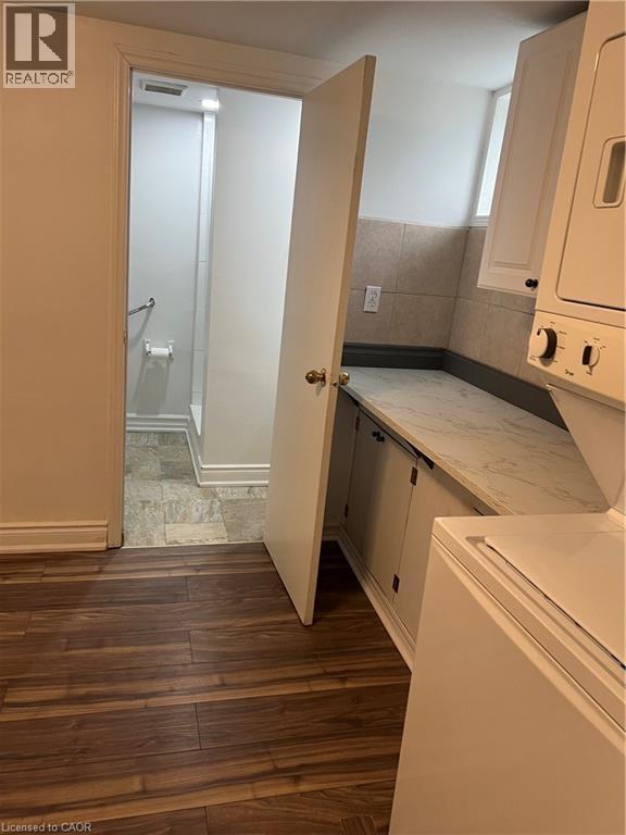 8 Myrtle Avenue Unit# Lower, St. Catharines, ON - Indoor Photo Showing Laundry Room