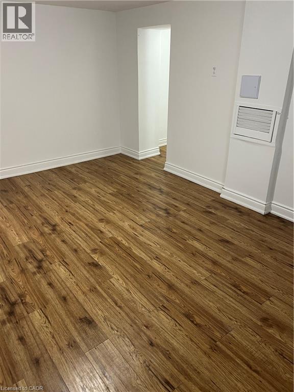 8 Myrtle Avenue Unit# Lower, St. Catharines, ON - Indoor Photo Showing Other Room