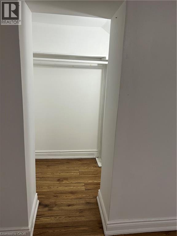 8 Myrtle Avenue Unit# Lower, St. Catharines, ON - Indoor Photo Showing Other Room