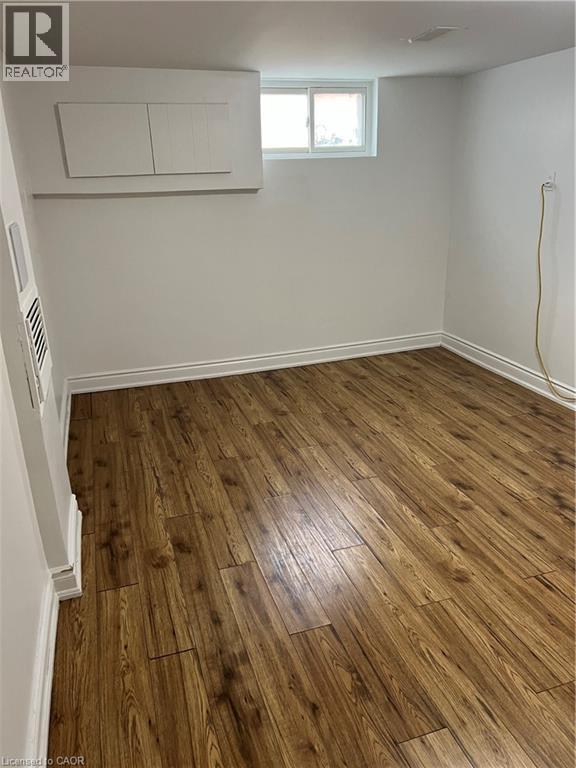8 Myrtle Avenue Unit# Lower, St. Catharines, ON - Indoor Photo Showing Other Room