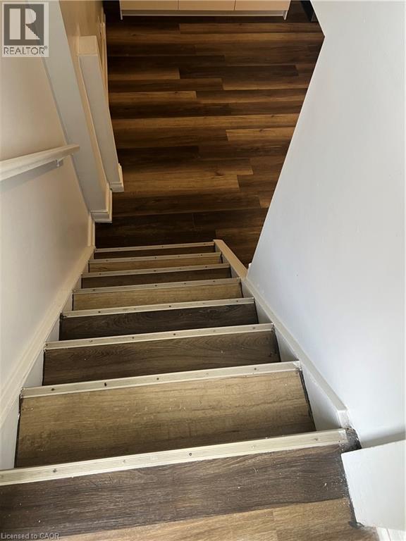 8 Myrtle Avenue Unit# Lower, St. Catharines, ON - Indoor Photo Showing Other Room