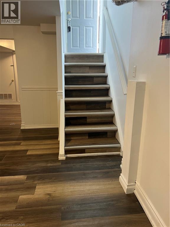 8 Myrtle Avenue Unit# Lower, St. Catharines, ON - Indoor Photo Showing Other Room