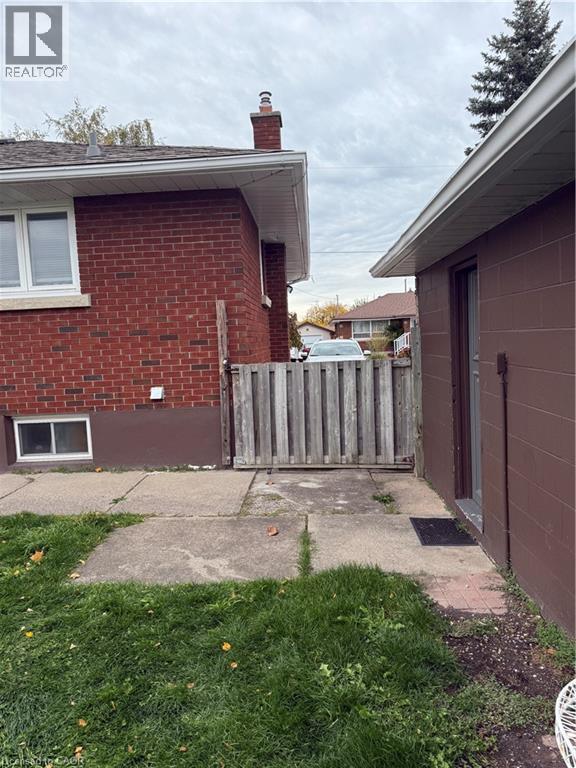 8 Myrtle Avenue Unit# Lower, St. Catharines, ON - Outdoor With Exterior