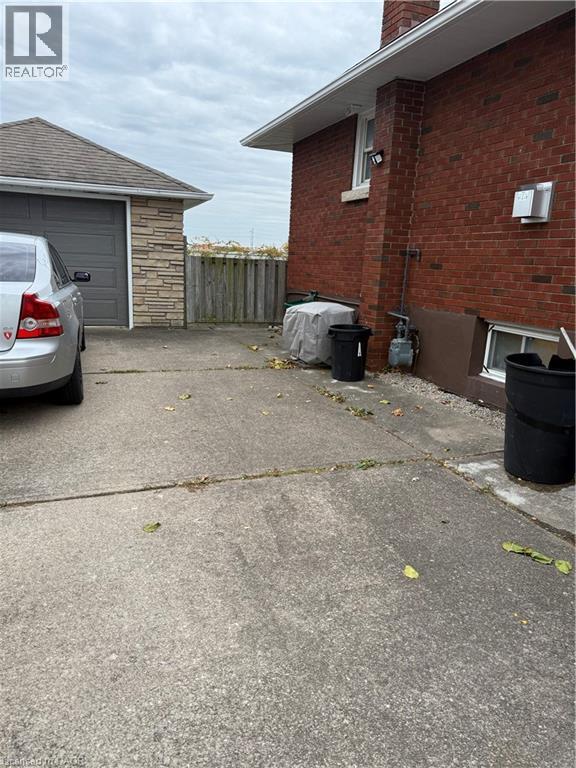 8 Myrtle Avenue Unit# Lower, St. Catharines, ON - Outdoor With Exterior