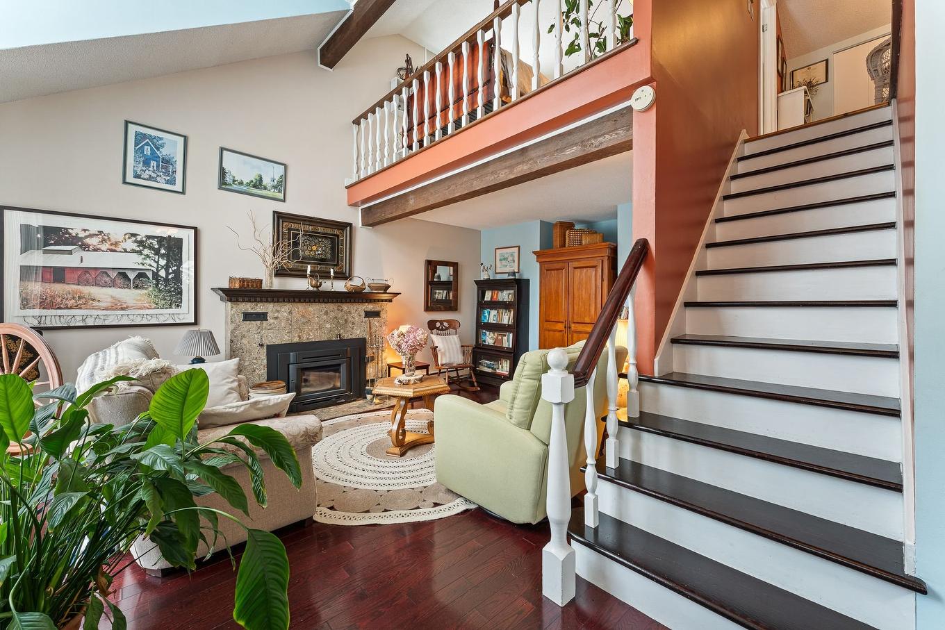 Living room - 1871 Ch. Goddard, Sherbrooke (Fleurimont), QC - Indoor With Fireplace
