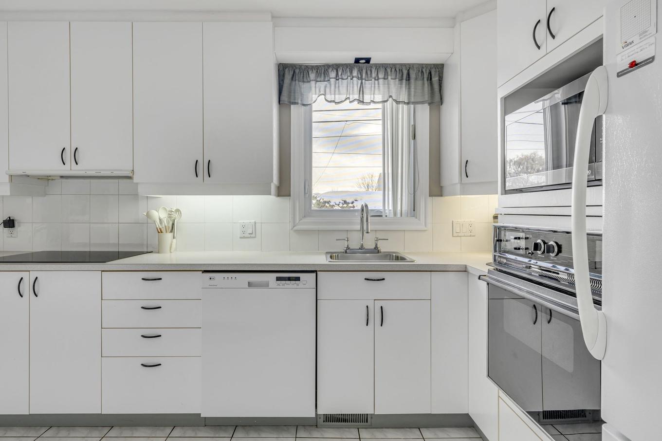 Cuisine - 1487 Rue Boivin, L'Ancienne-Lorette, QC - Indoor Photo Showing Kitchen With Upgraded Kitchen