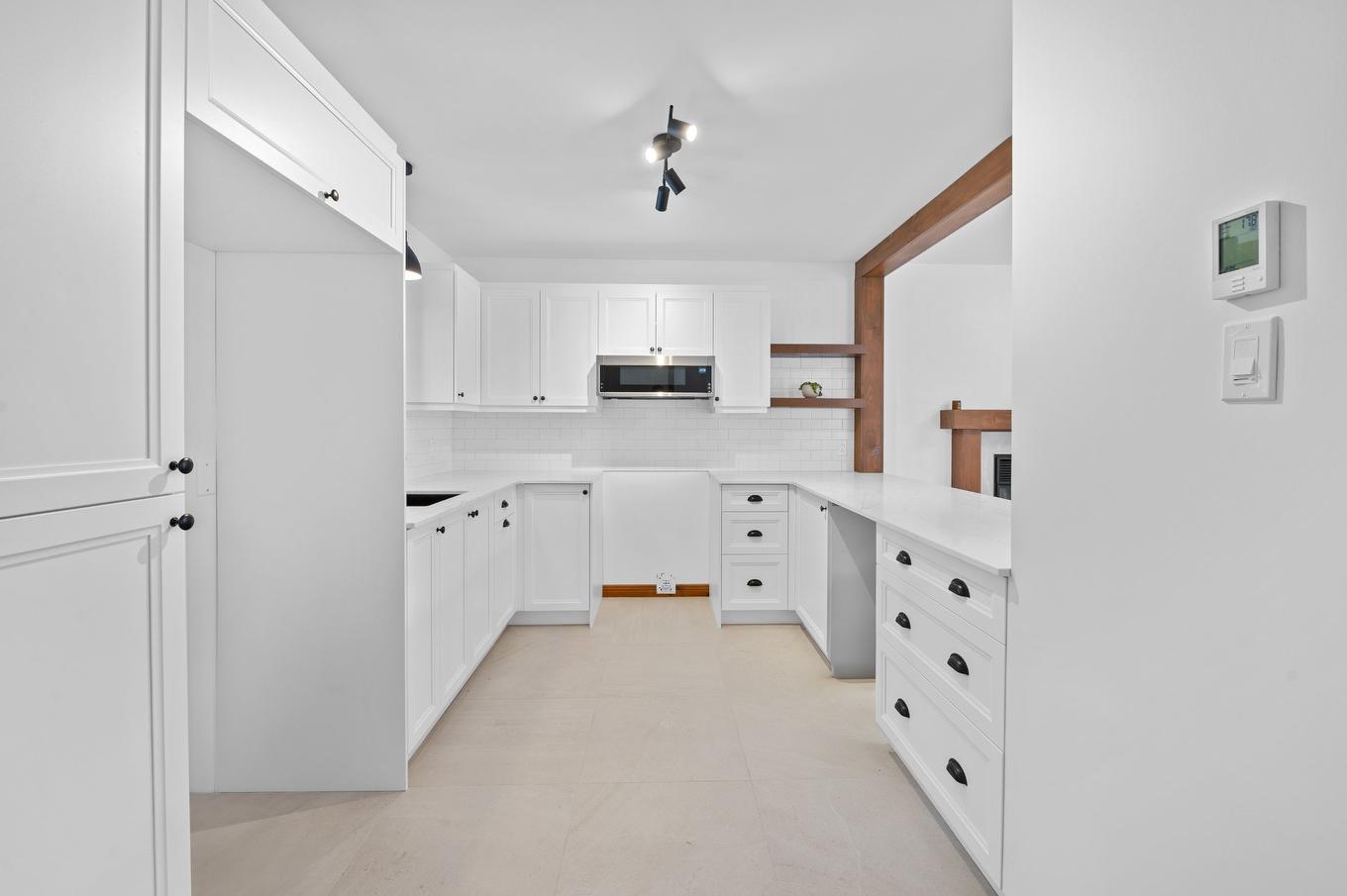 Cuisine - 2351 Rue De L'Église, Val-David, QC - Indoor Photo Showing Kitchen