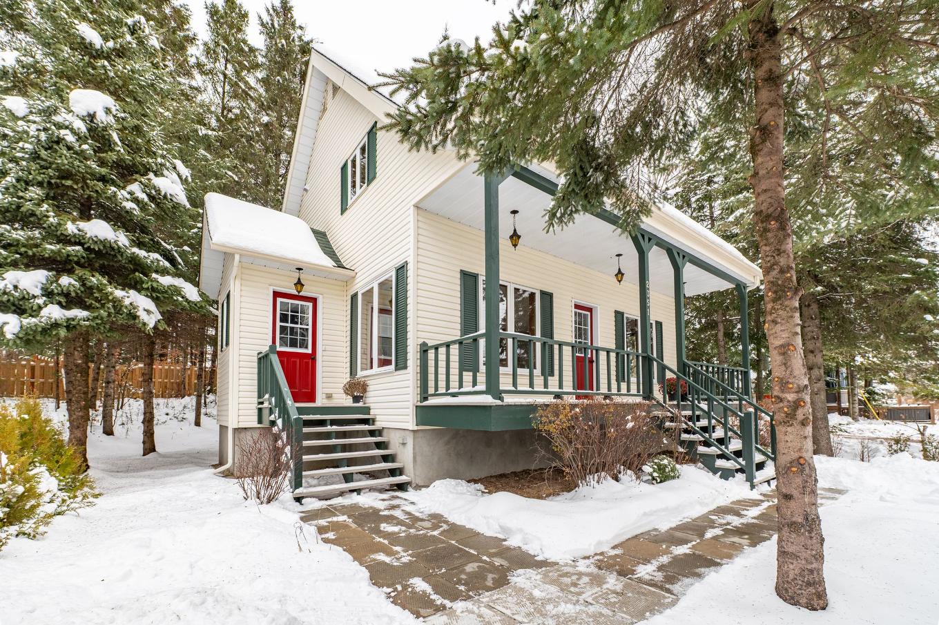 Entrée extérieure - 2351 Rue De L'Église, Val-David, QC - Outdoor