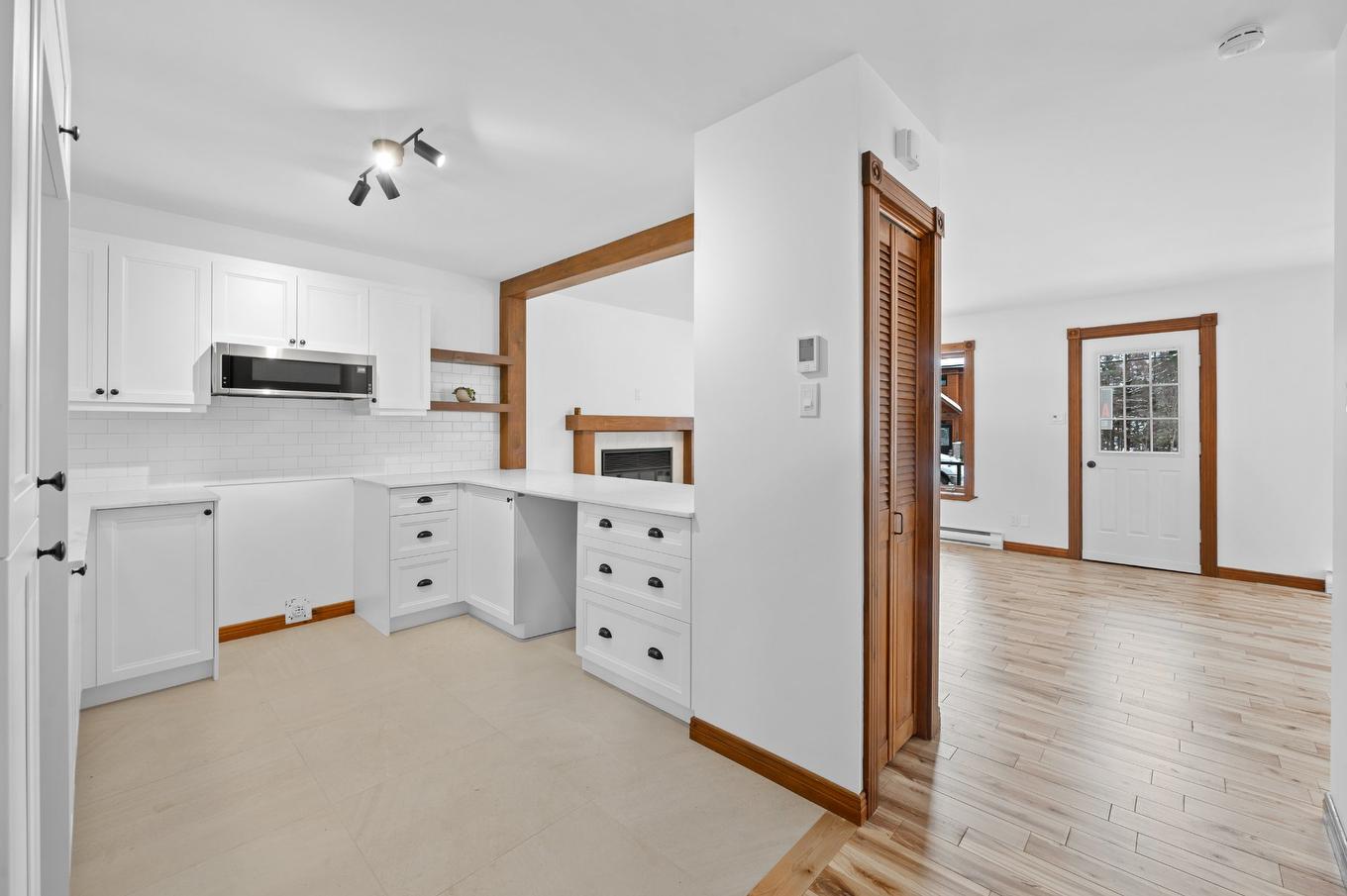 Cuisine - 2351 Rue De L'Église, Val-David, QC - Indoor Photo Showing Kitchen