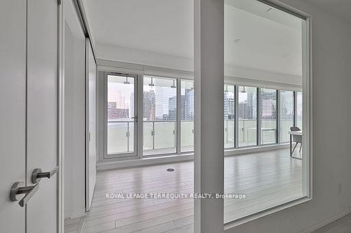 2709-197 Yonge Street, Toronto, ON - Indoor Photo Showing Other Room