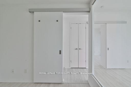 2709-197 Yonge Street, Toronto, ON -