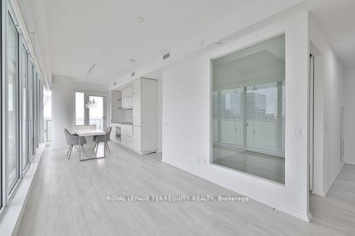 2709-197 Yonge Street, Toronto, ON - Indoor