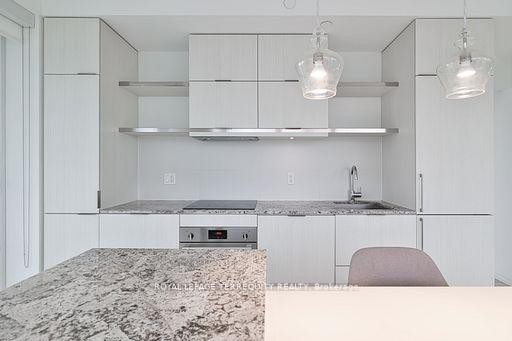 2709-197 Yonge Street, Toronto, ON - Indoor