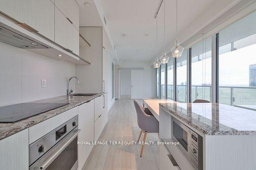 2709-197 Yonge Street, Toronto, ON - Indoor Photo Showing Kitchen With Upgraded Kitchen