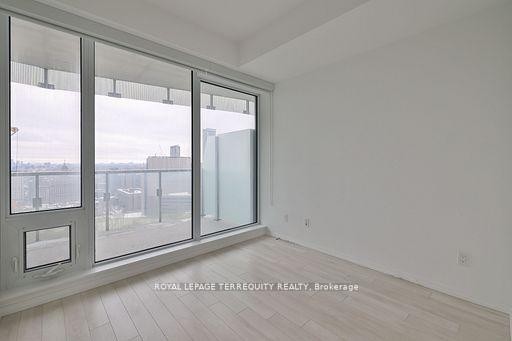 2709-197 Yonge Street, Toronto, ON - Indoor Photo Showing Other Room