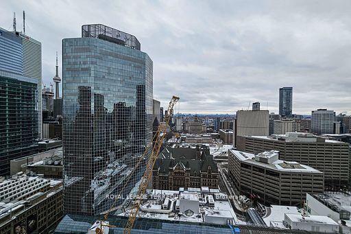 2709-197 Yonge Street, Toronto, ON - Outdoor