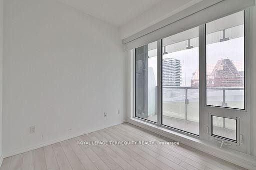 2709-197 Yonge Street, Toronto, ON - Indoor Photo Showing Other Room
