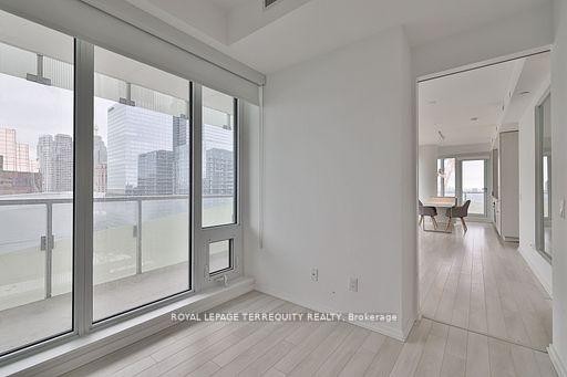 2709-197 Yonge Street, Toronto, ON - Indoor Photo Showing Other Room