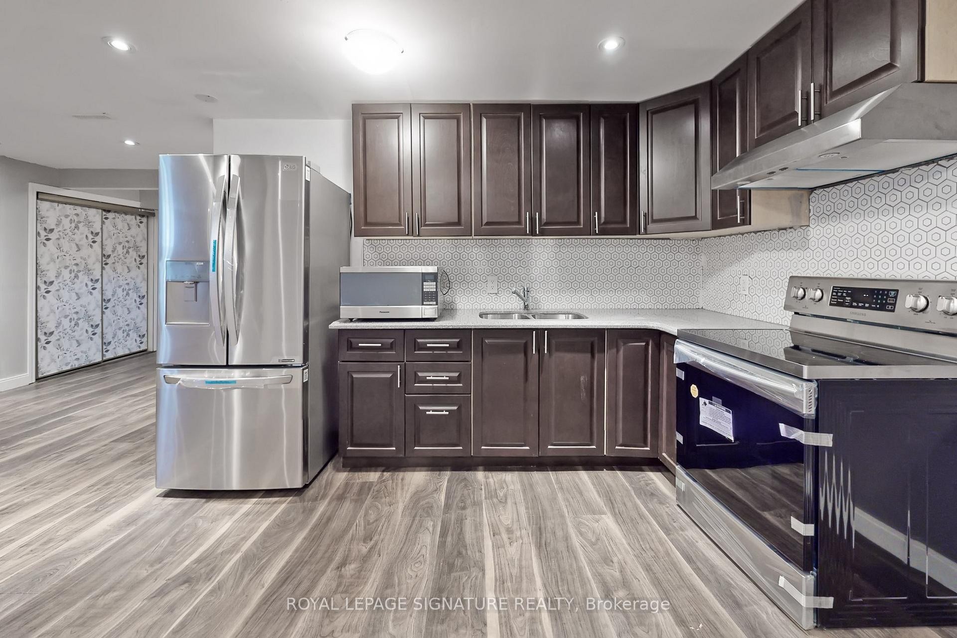 Bsmt-7 Boundy Crescent, Toronto, ON - Indoor Photo Showing Kitchen With Stainless Steel Kitchen With Double Sink