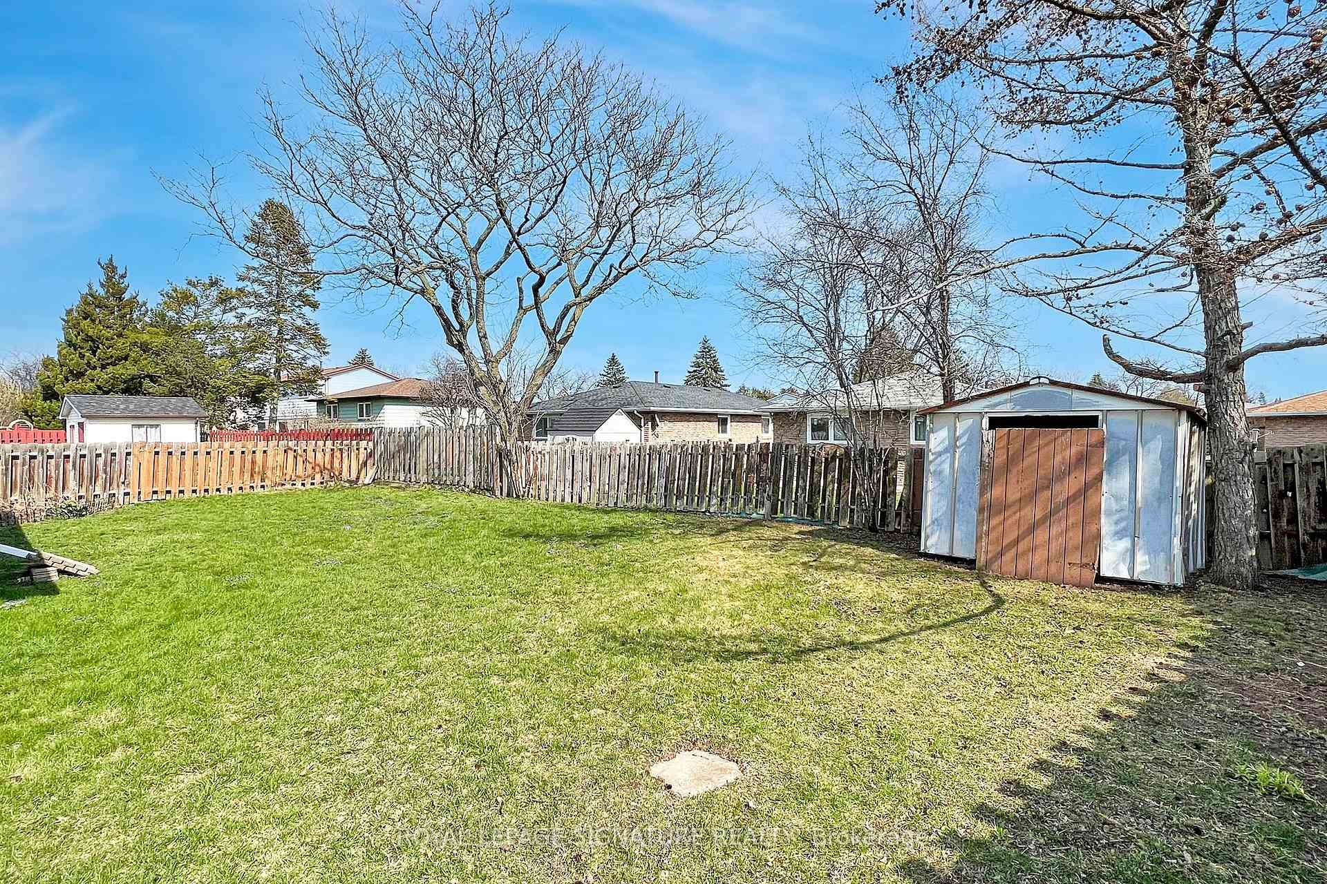 Bsmt-7 Boundy Crescent, Toronto, ON - Outdoor With Backyard