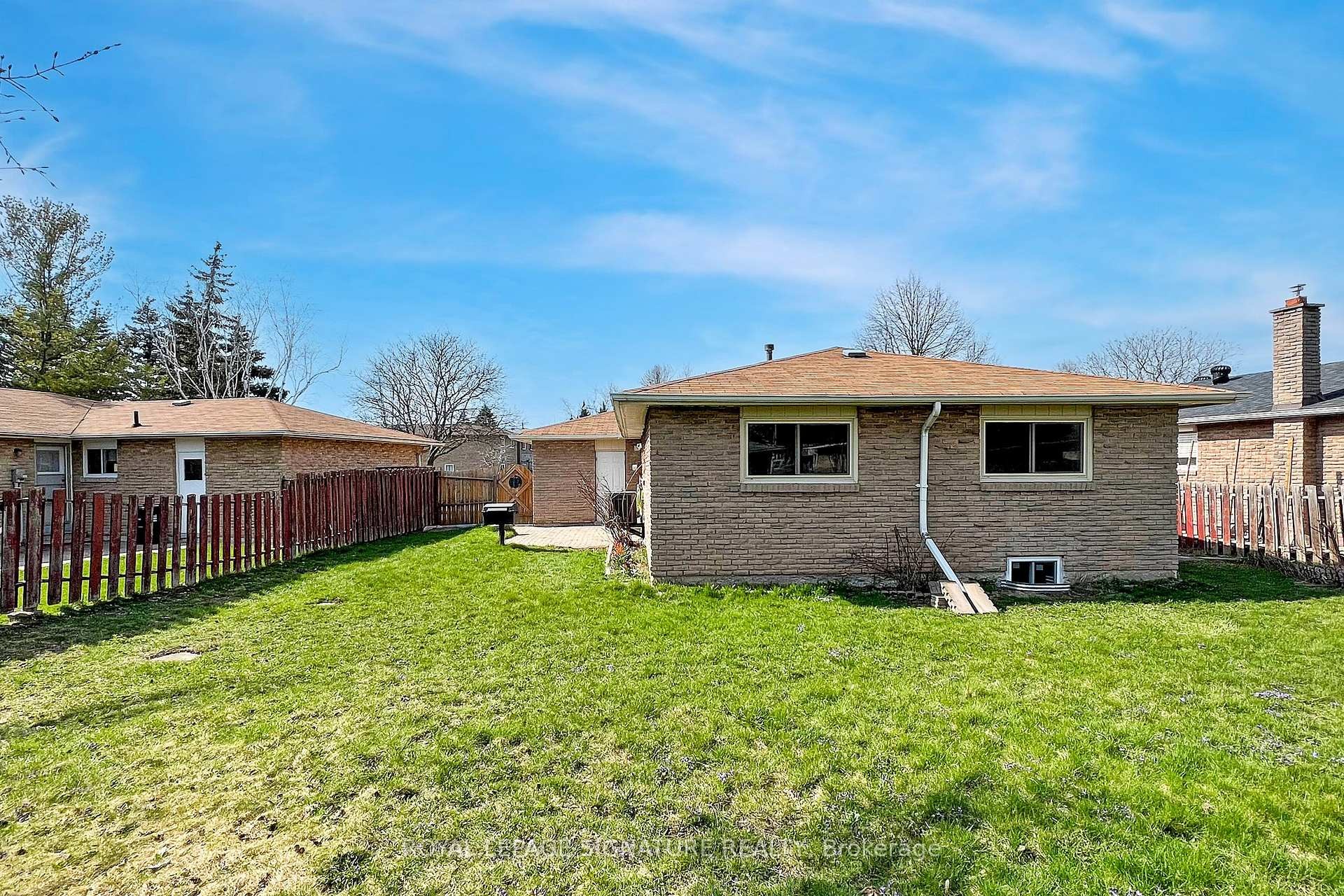 Bsmt-7 Boundy Crescent, Toronto, ON - Outdoor