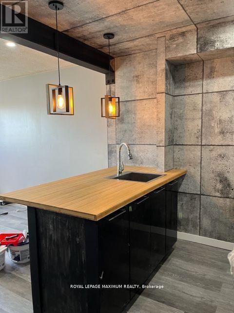 3 - 1839 Davenport Road, Toronto, ON - Indoor Photo Showing Kitchen