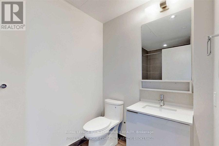 5211 - 5 Buttermill Avenue, Vaughan, ON - Indoor Photo Showing Bathroom