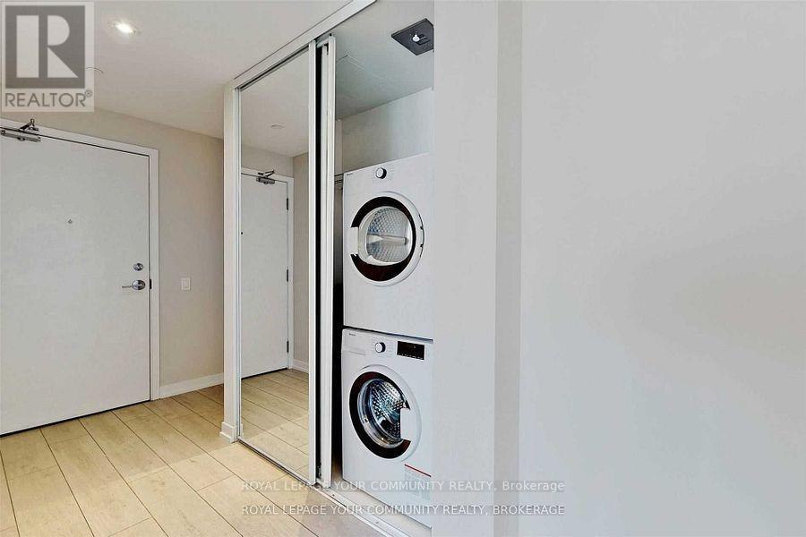 5211 - 5 Buttermill Avenue, Vaughan, ON - Indoor Photo Showing Other Room