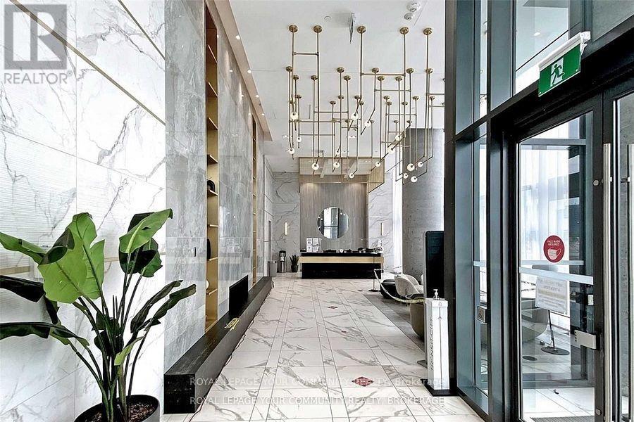 5211 - 5 Buttermill Avenue, Vaughan, ON - Indoor Photo Showing Other Room