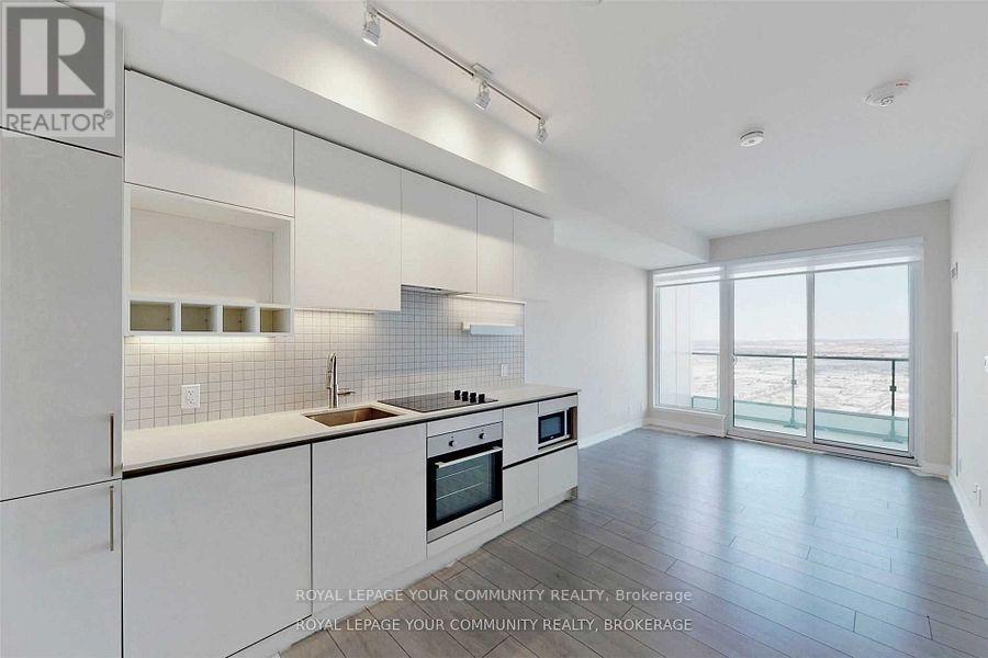 5211 - 5 Buttermill Avenue, Vaughan, ON - Indoor Photo Showing Kitchen With Upgraded Kitchen