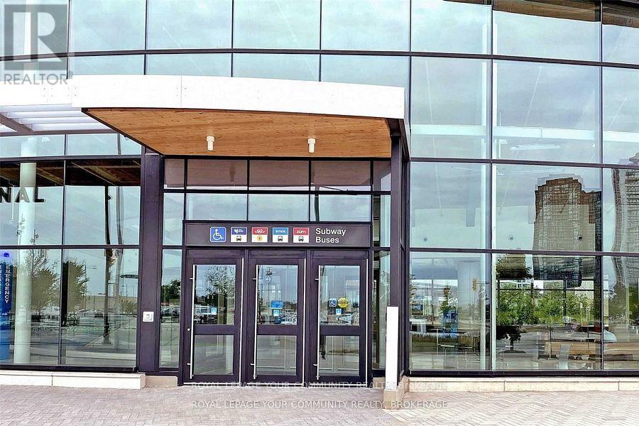 5211 - 5 Buttermill Avenue, Vaughan, ON - Indoor Photo Showing Other Room