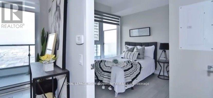 5211 - 5 Buttermill Avenue, Vaughan, ON - Indoor