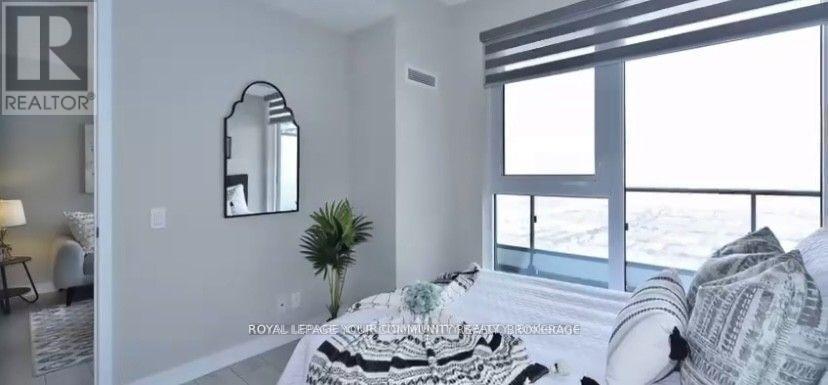 5211 - 5 Buttermill Avenue, Vaughan, ON - Indoor Photo Showing Other Room