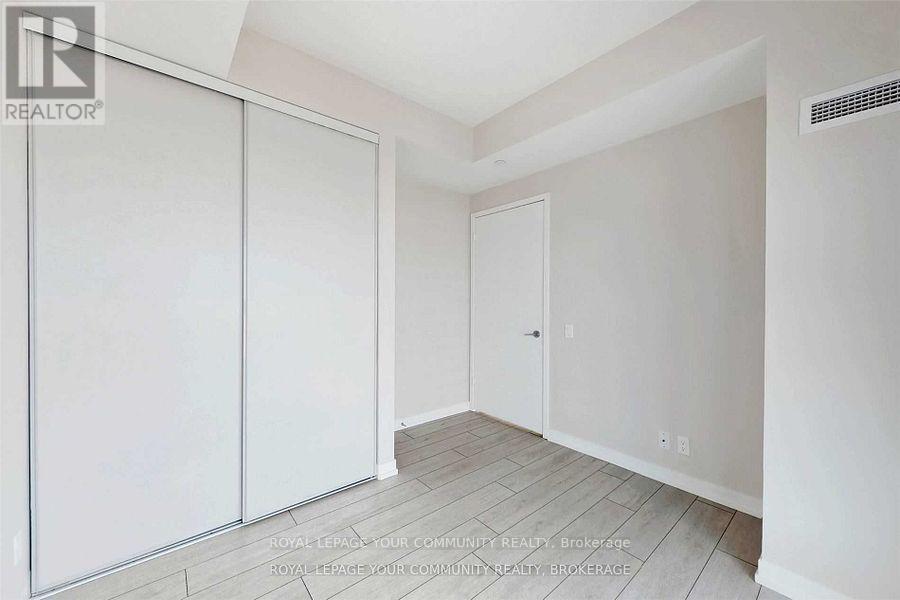 5211 - 5 Buttermill Avenue, Vaughan, ON - Indoor Photo Showing Other Room