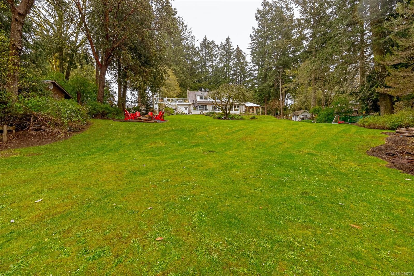 5182 Santa Clara Ave, Saanich, BC