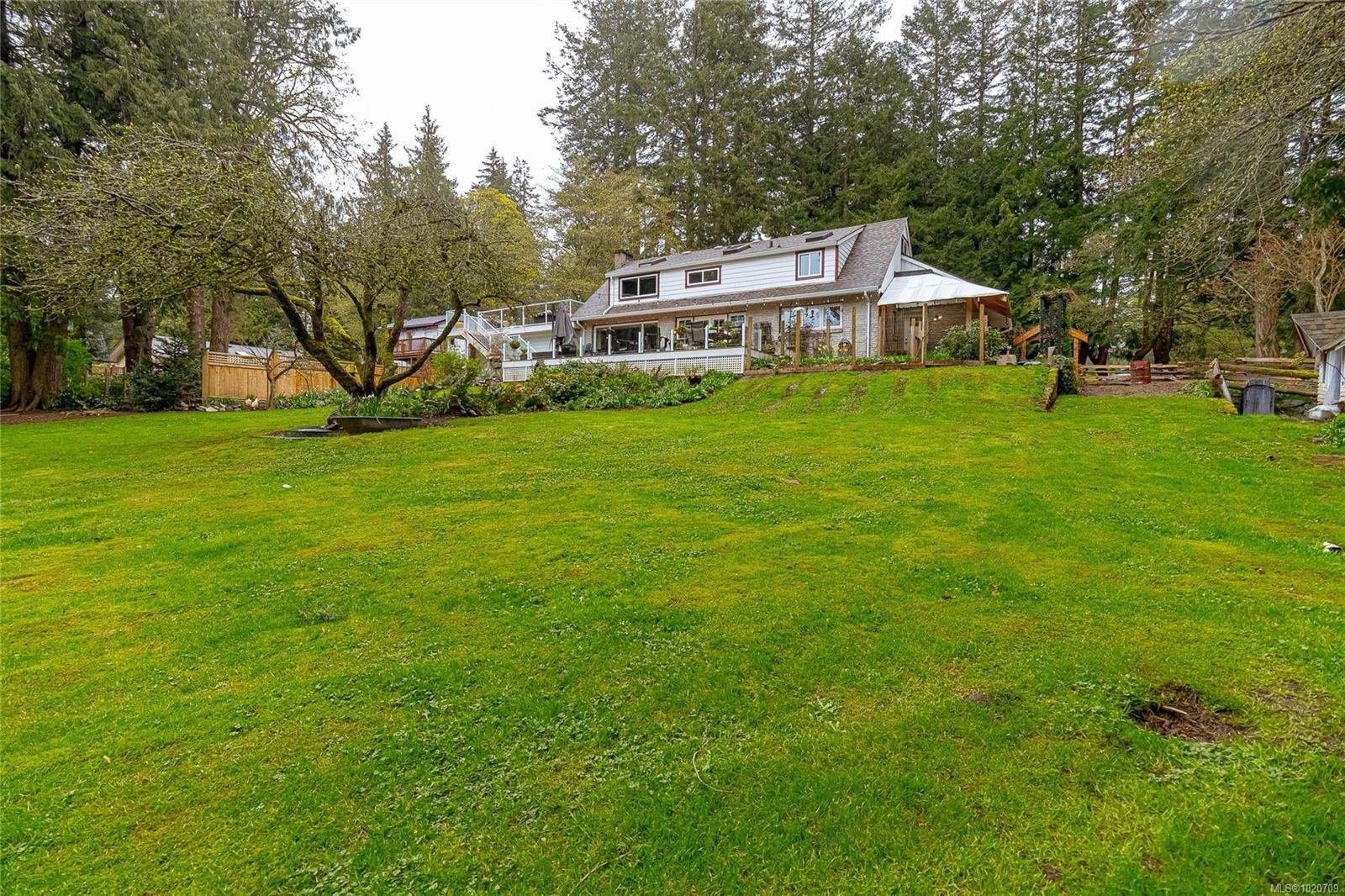 5182 Santa Clara Ave, Saanich, BC