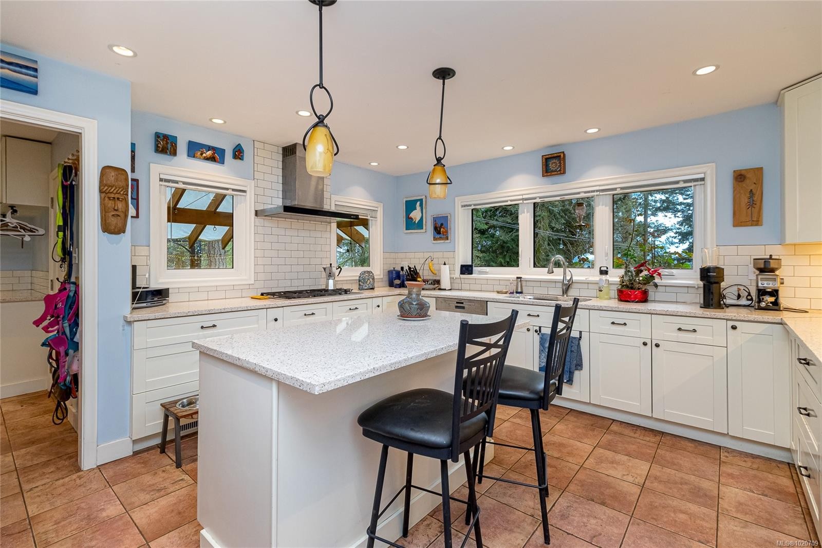 5182 Santa Clara Ave, Saanich, BC