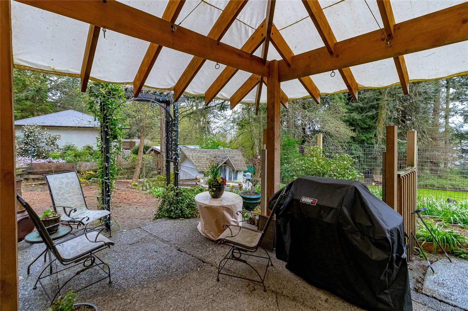 5182 Santa Clara Ave, Saanich, BC