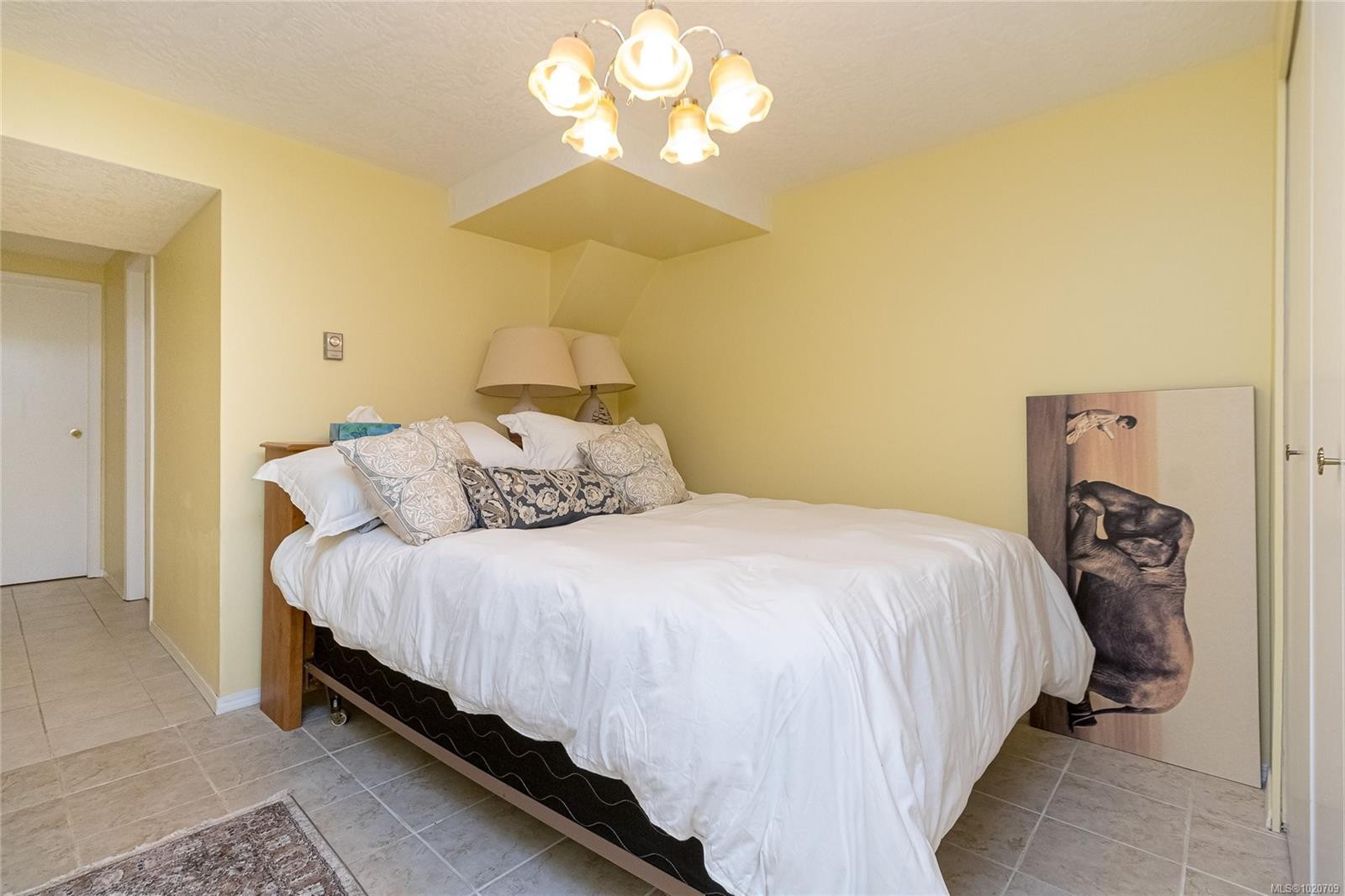 5182 Santa Clara Ave, Saanich, BC