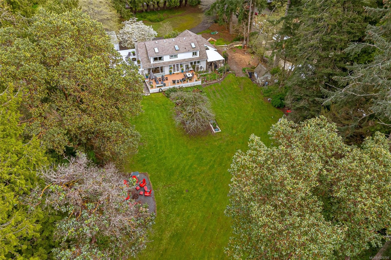 5182 Santa Clara Ave, Saanich, BC