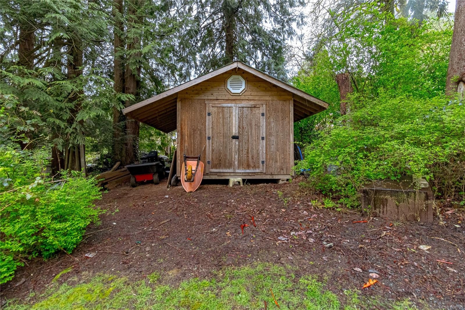 5182 Santa Clara Ave, Saanich, BC