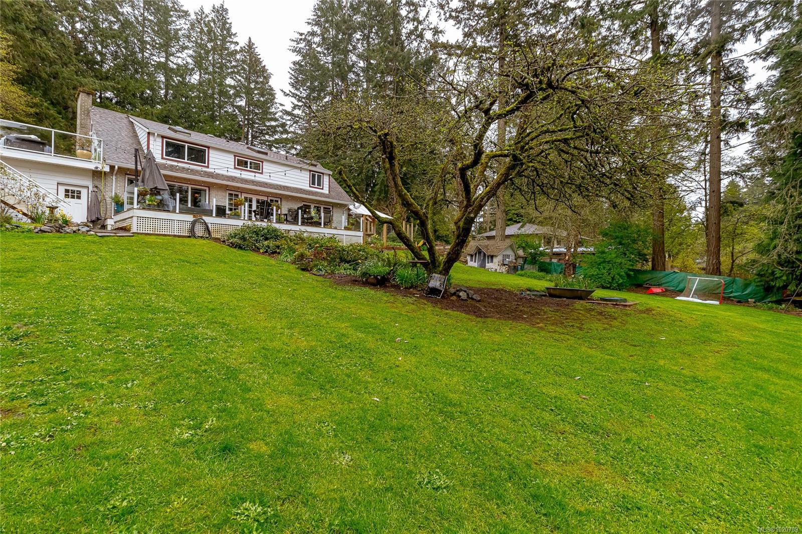 5182 Santa Clara Ave, Saanich, BC