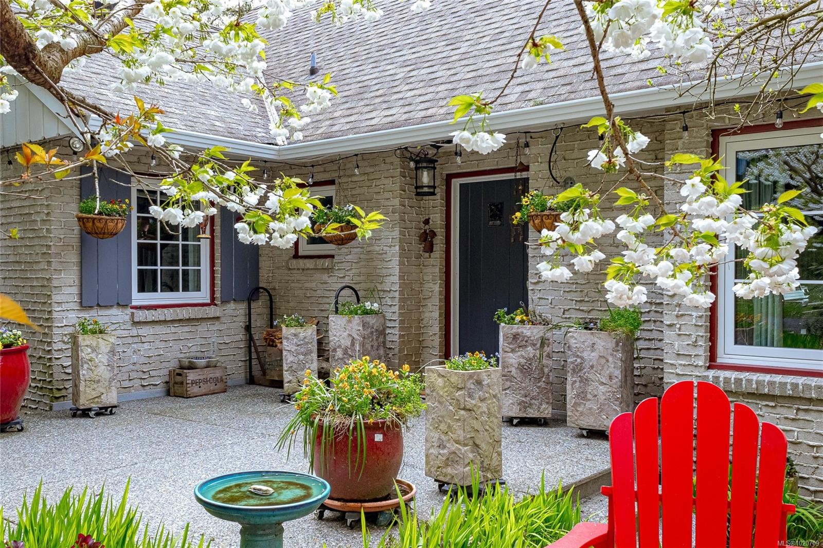 5182 Santa Clara Ave, Saanich, BC