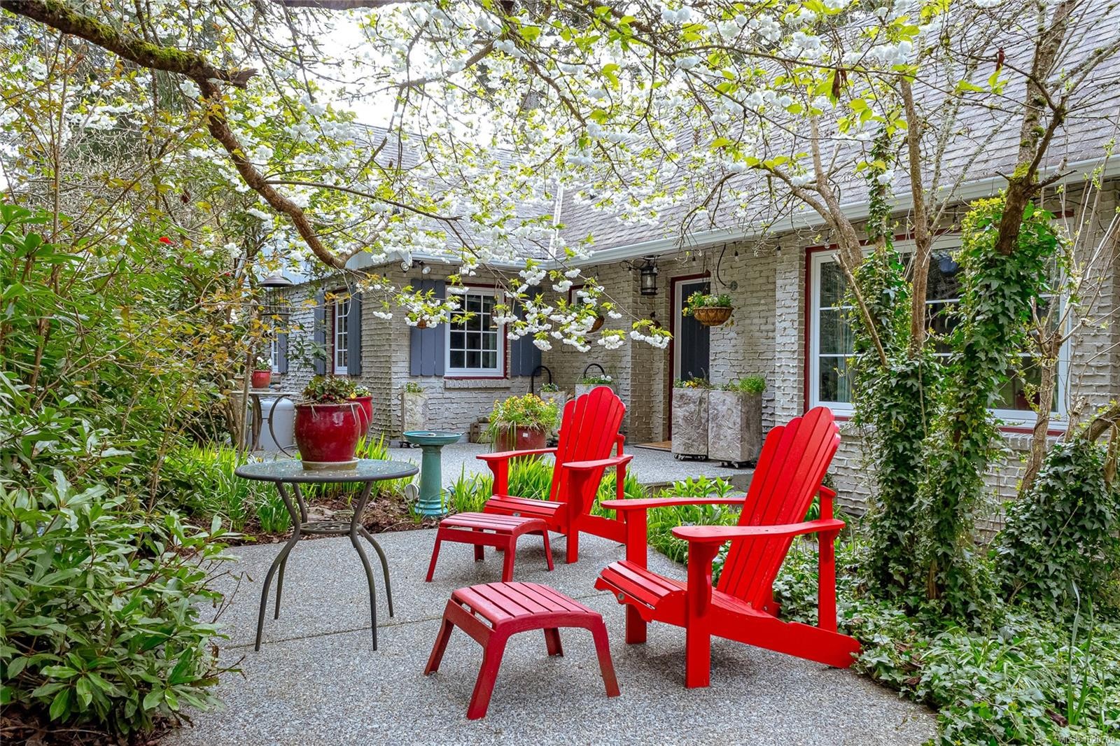 5182 Santa Clara Ave, Saanich, BC