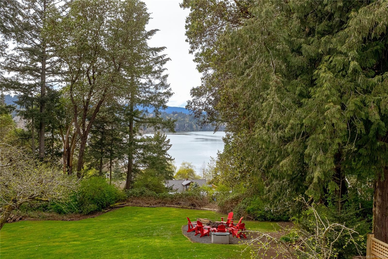 5182 Santa Clara Ave, Saanich, BC