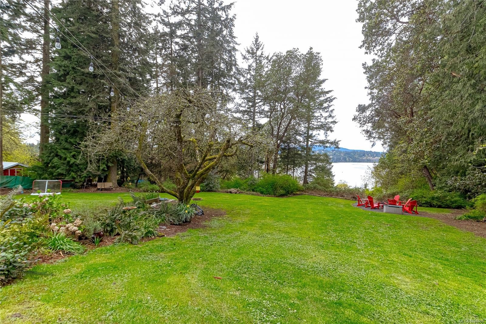 5182 Santa Clara Ave, Saanich, BC