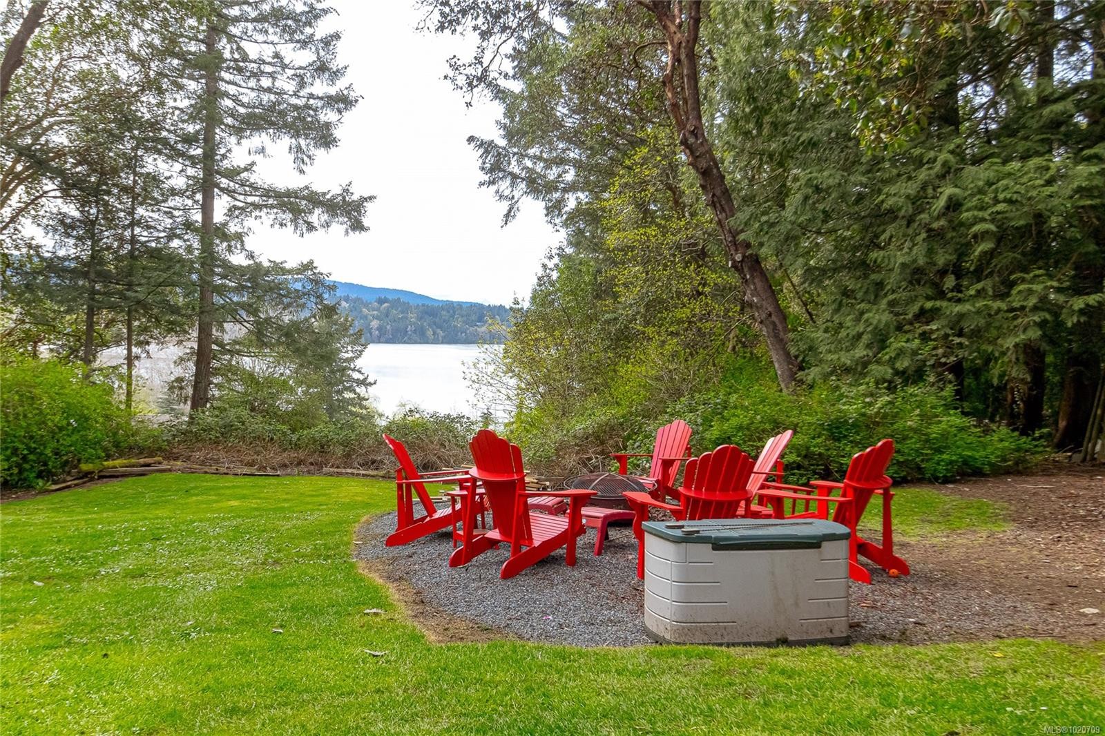 5182 Santa Clara Ave, Saanich, BC