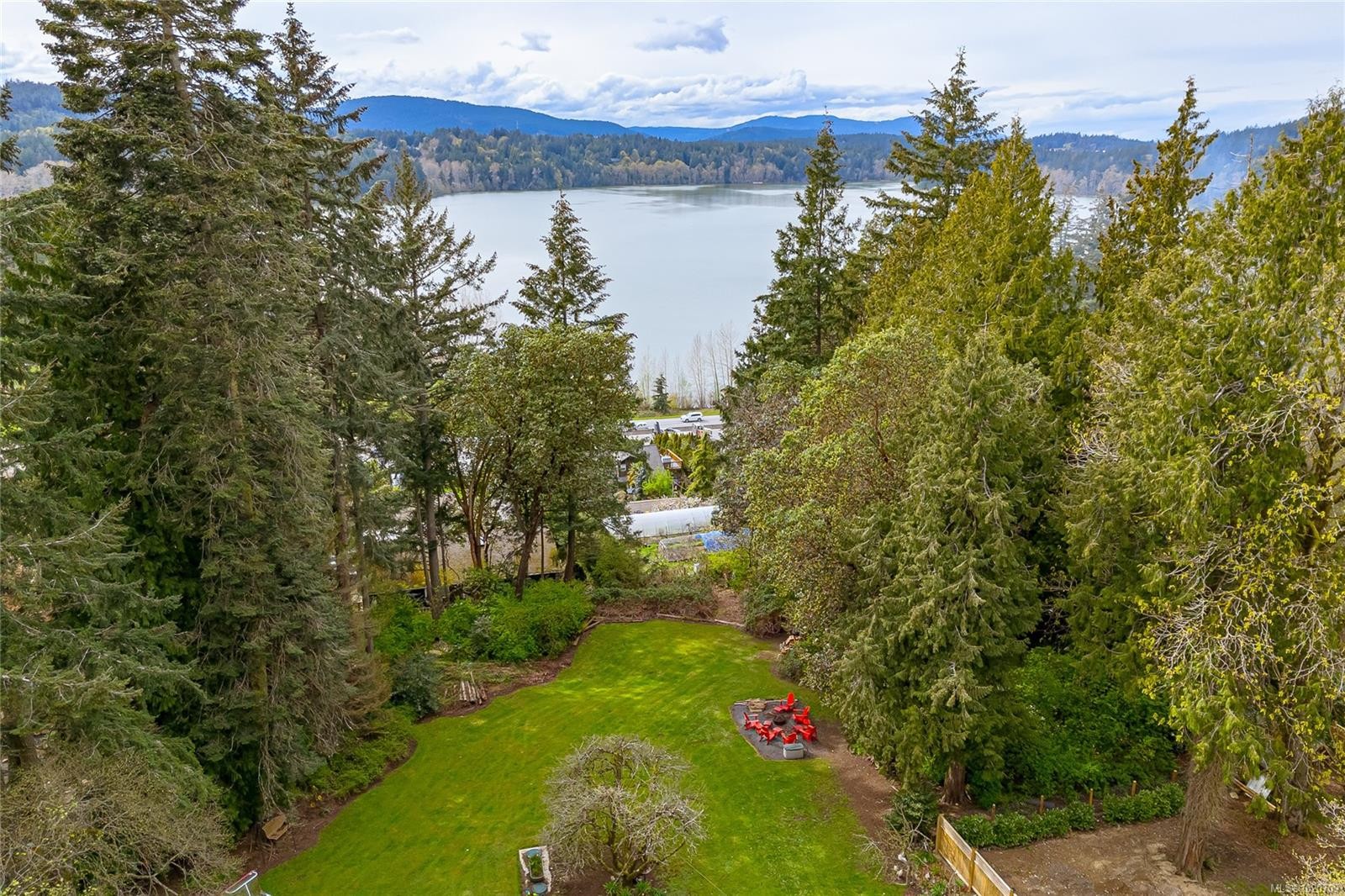 5182 Santa Clara Ave, Saanich, BC