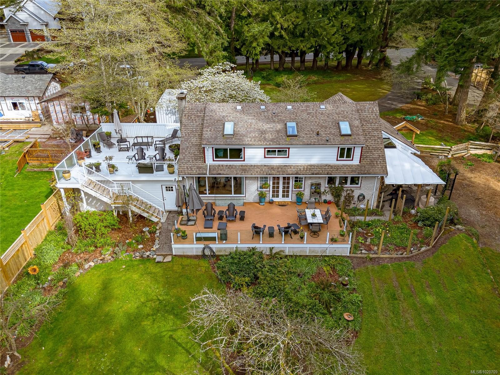 5182 Santa Clara Ave, Saanich, BC